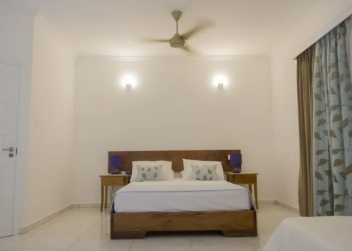 Captain's Villa Takamaka