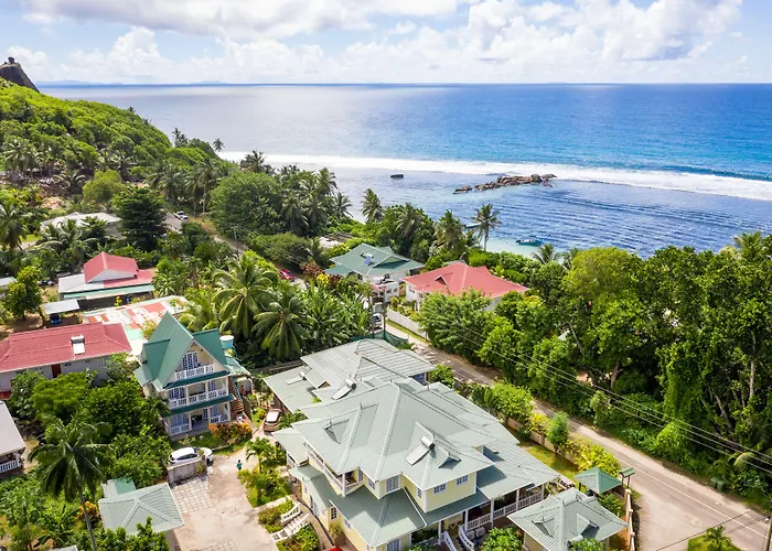 Captain's Villa Takamaka