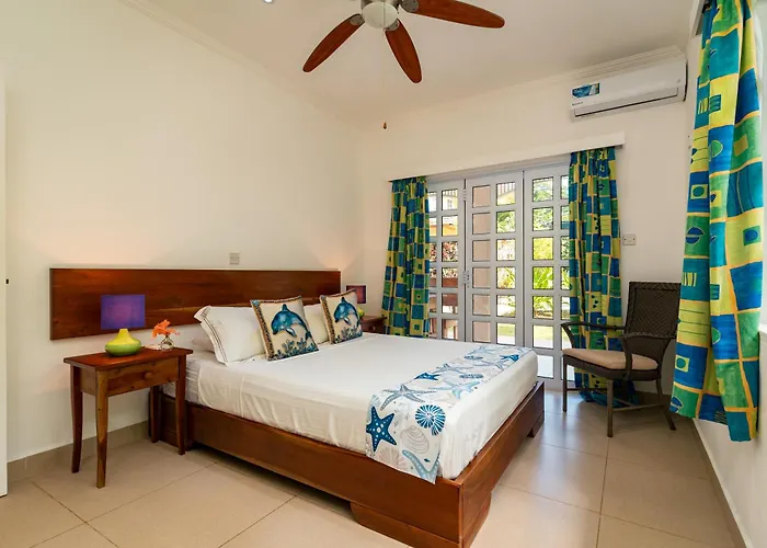 Captain's Villa Takamaka